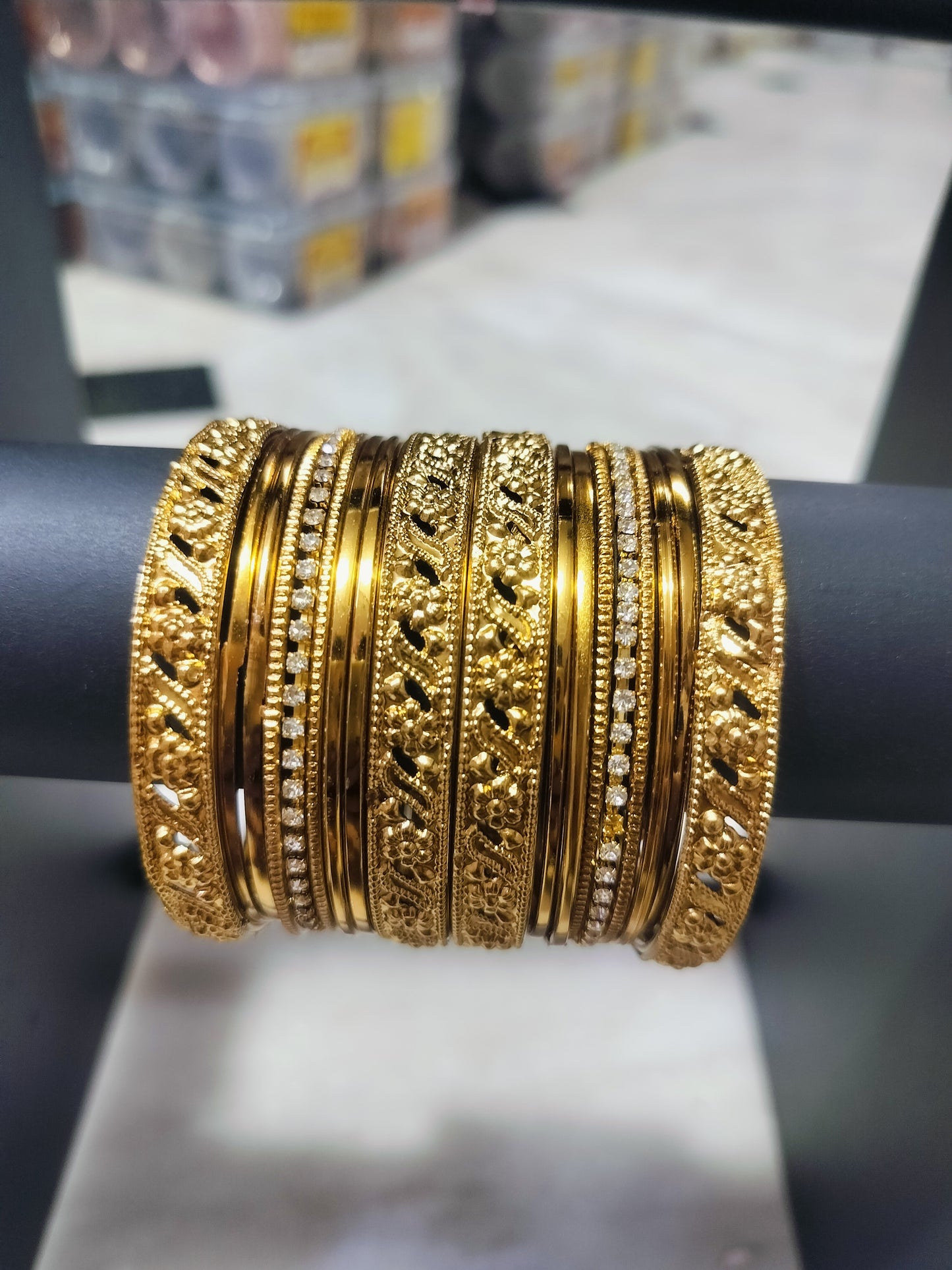 ANTIQUE LOOK GOLD PLATED SET BANGLES