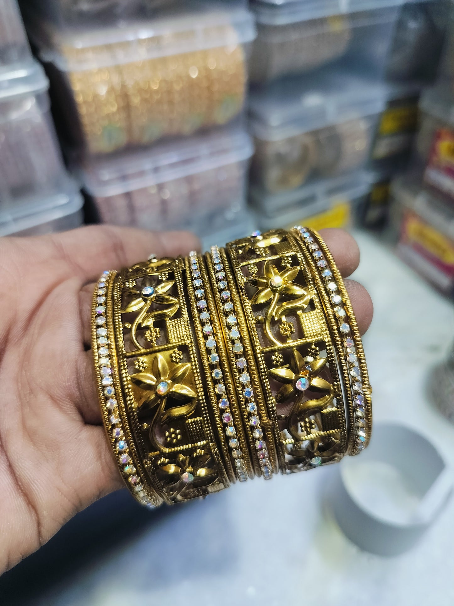 ANTIQUE LOOK GOLD PLATED SET BANGLES