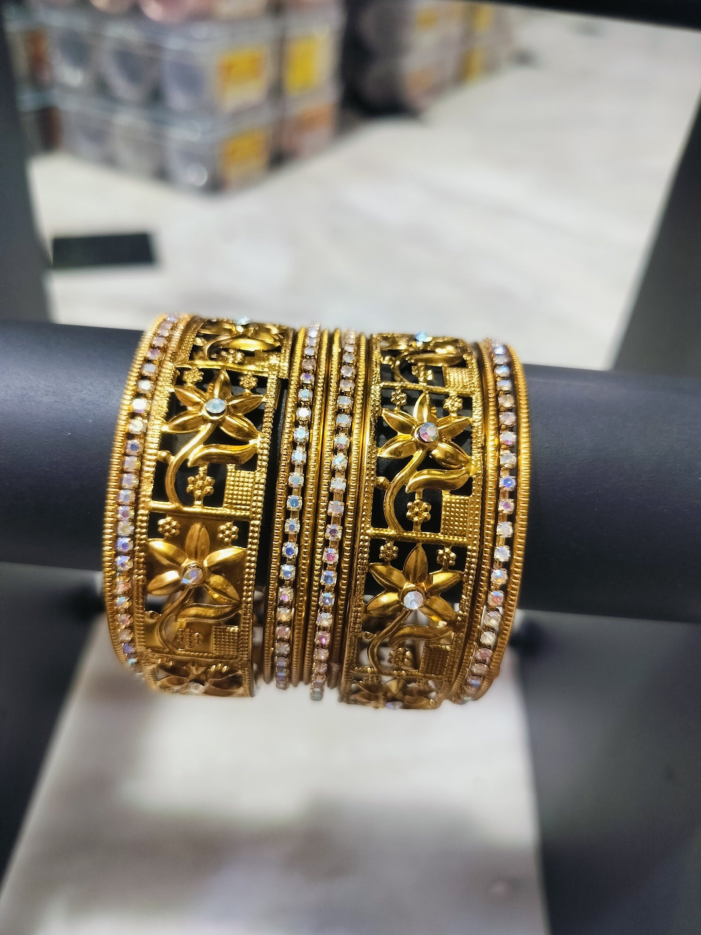 ANTIQUE LOOK GOLD PLATED SET BANGLES