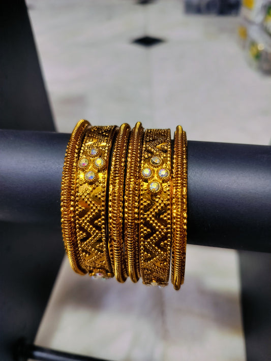 ANTIQUE LOOK GOLD PLATED SET BANGLES