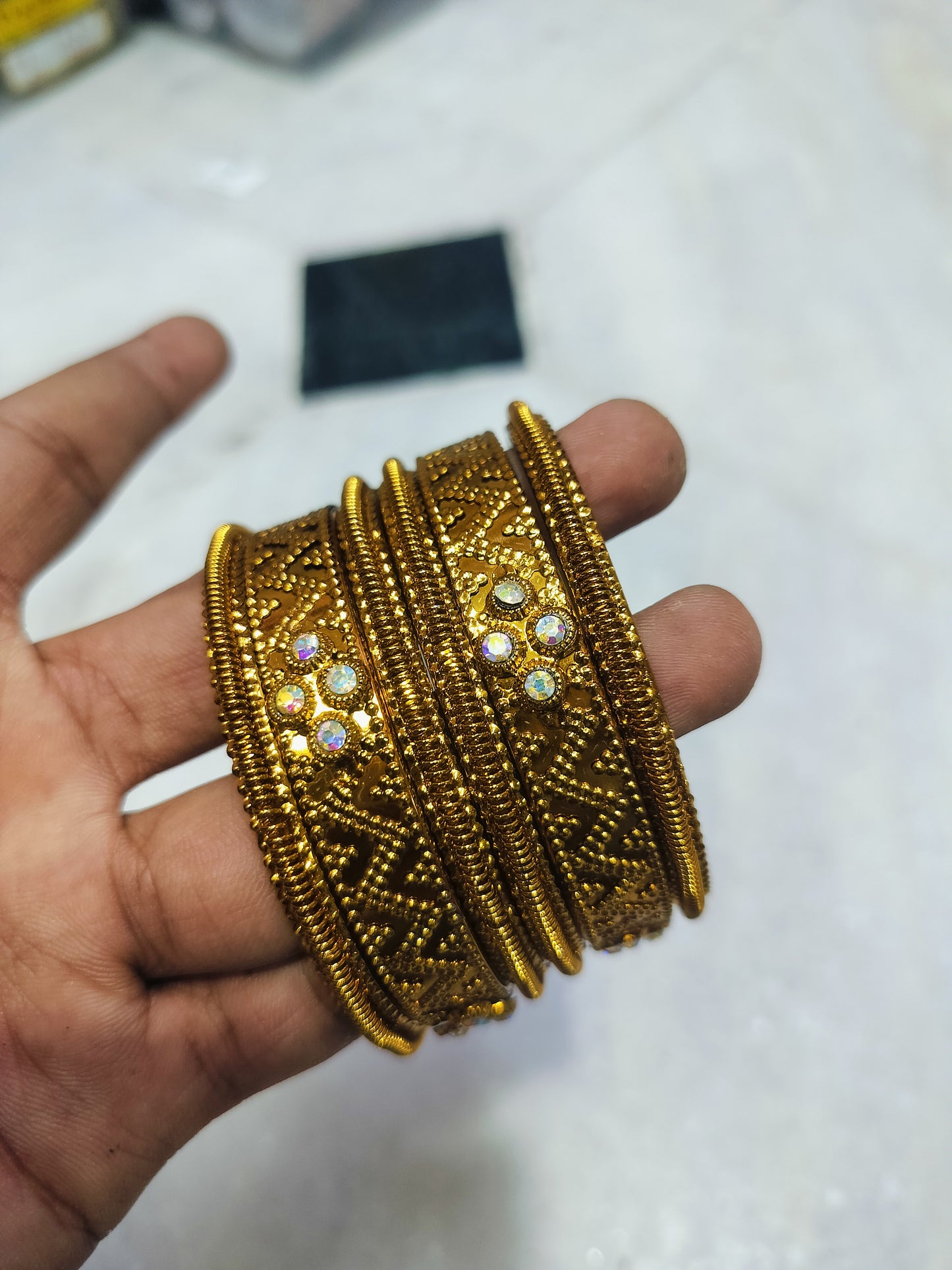 ANTIQUE LOOK GOLD PLATED SET BANGLES