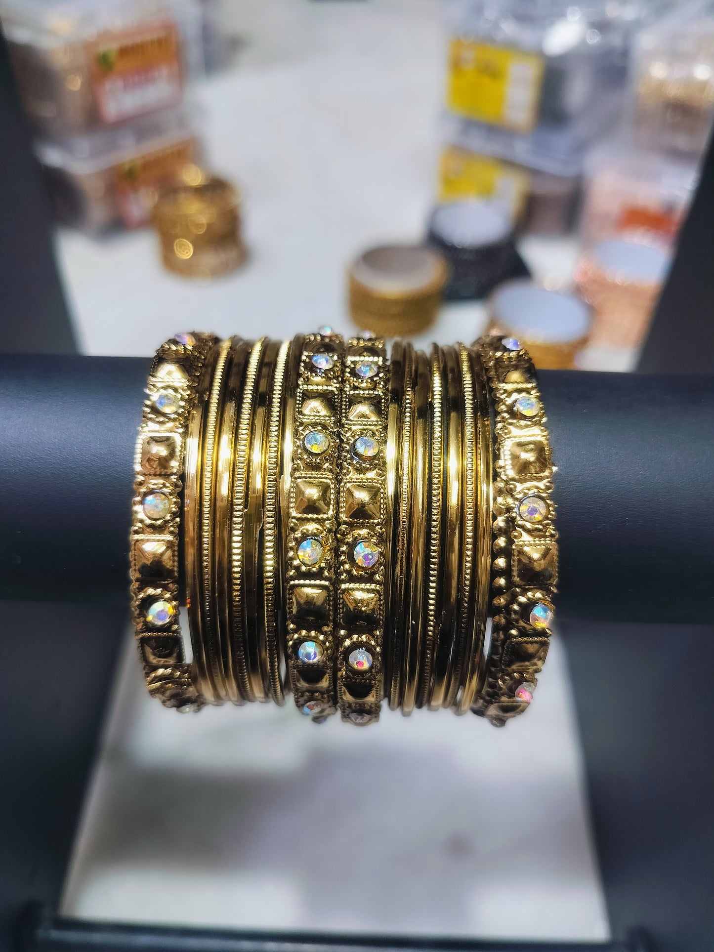 ANTIQUE LOOK SET BANGLES