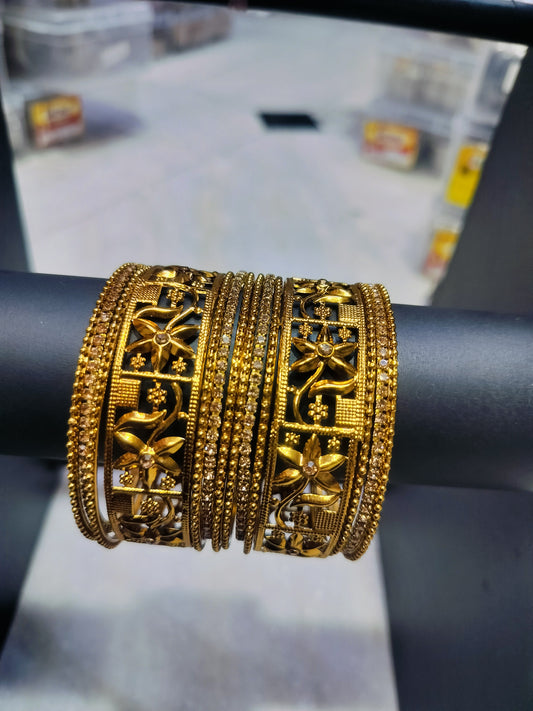 ANTIQUELOOK GOLD PLATED BANGLES SET