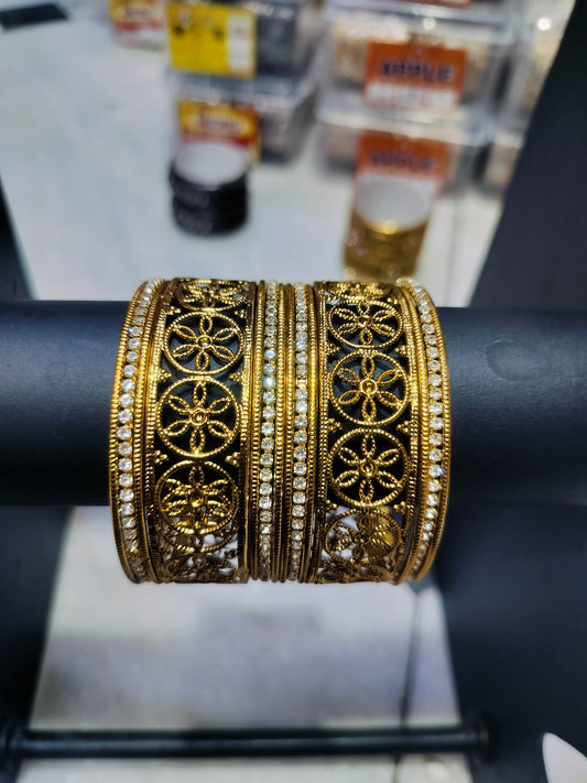 ANTIQUE LOOK GOLD PLATED SET BANGLES