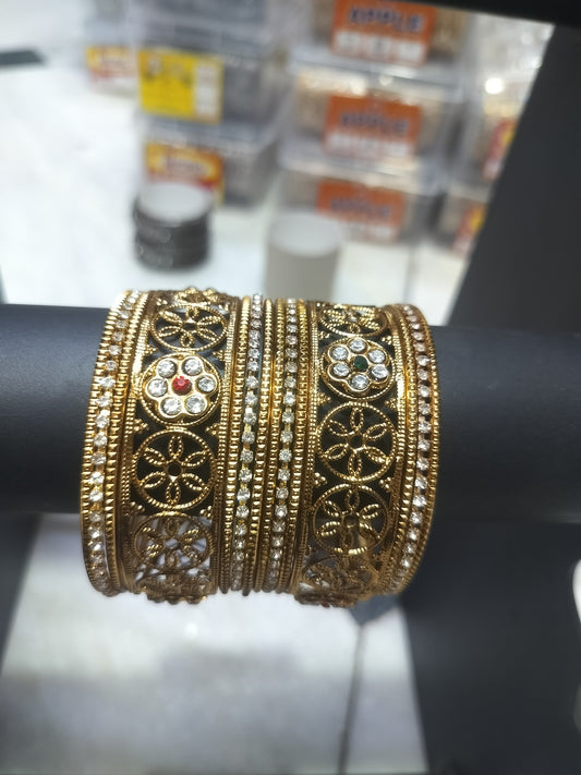 ANTIQUE LOOK GOLD PLATED SET BANGLES