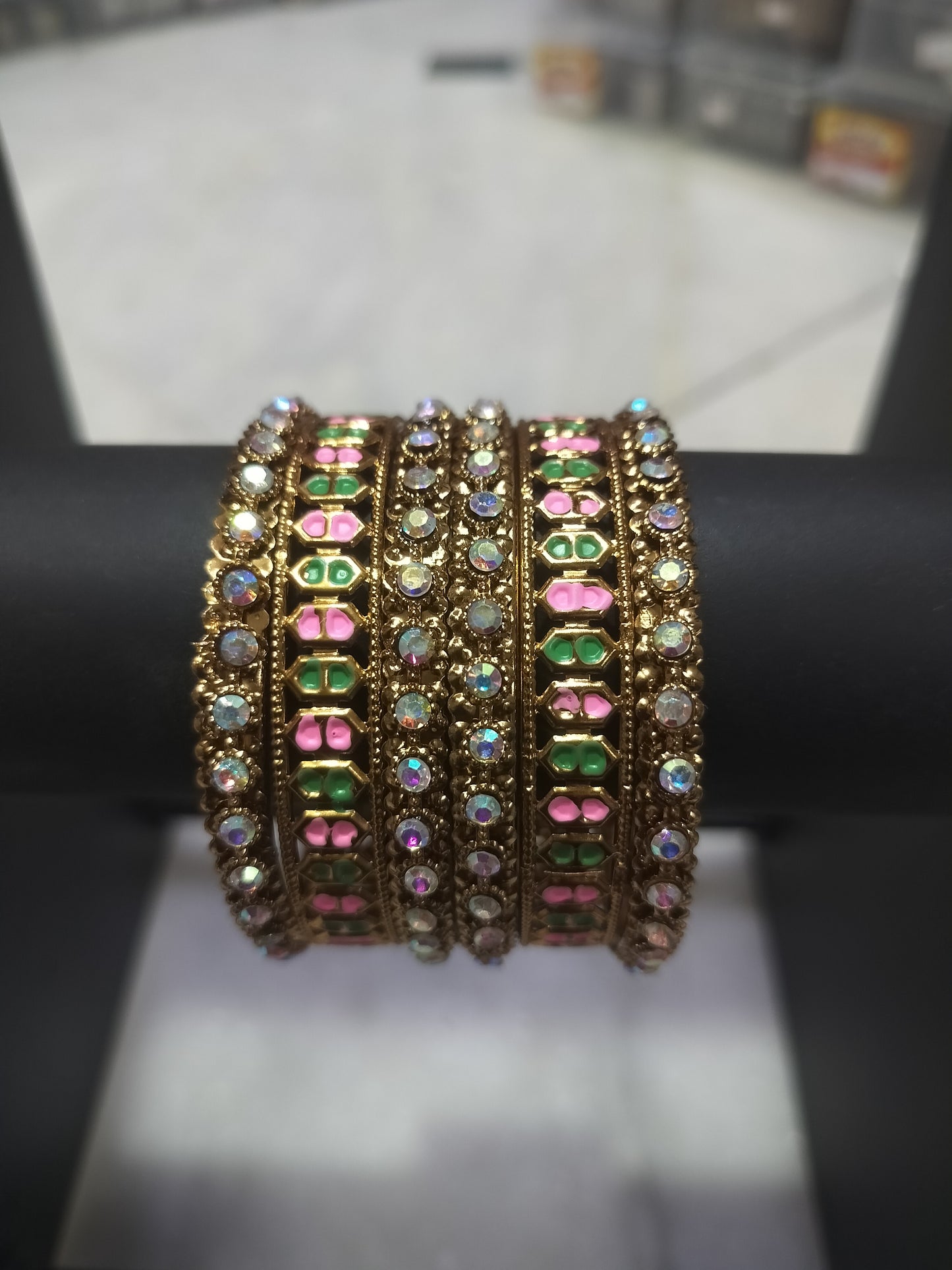 ANTIQUE LOOK SET BANGLES