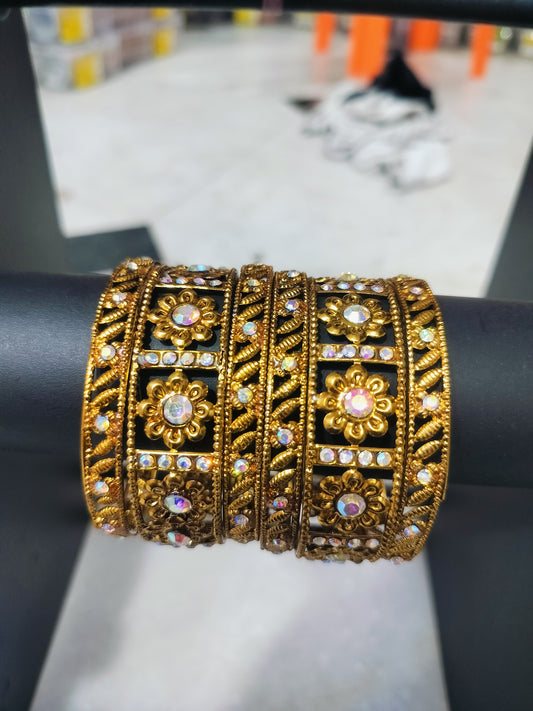 ANTIQUE MATAL BANGLES SET