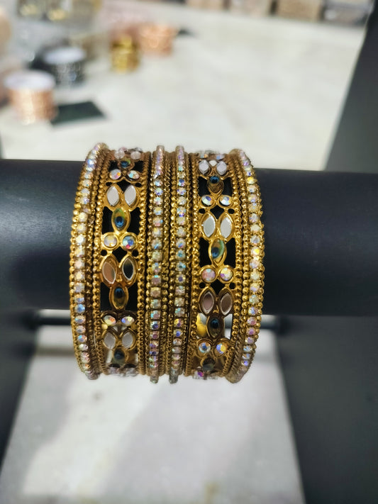 ANTIQUE LOOK SET BANGLES