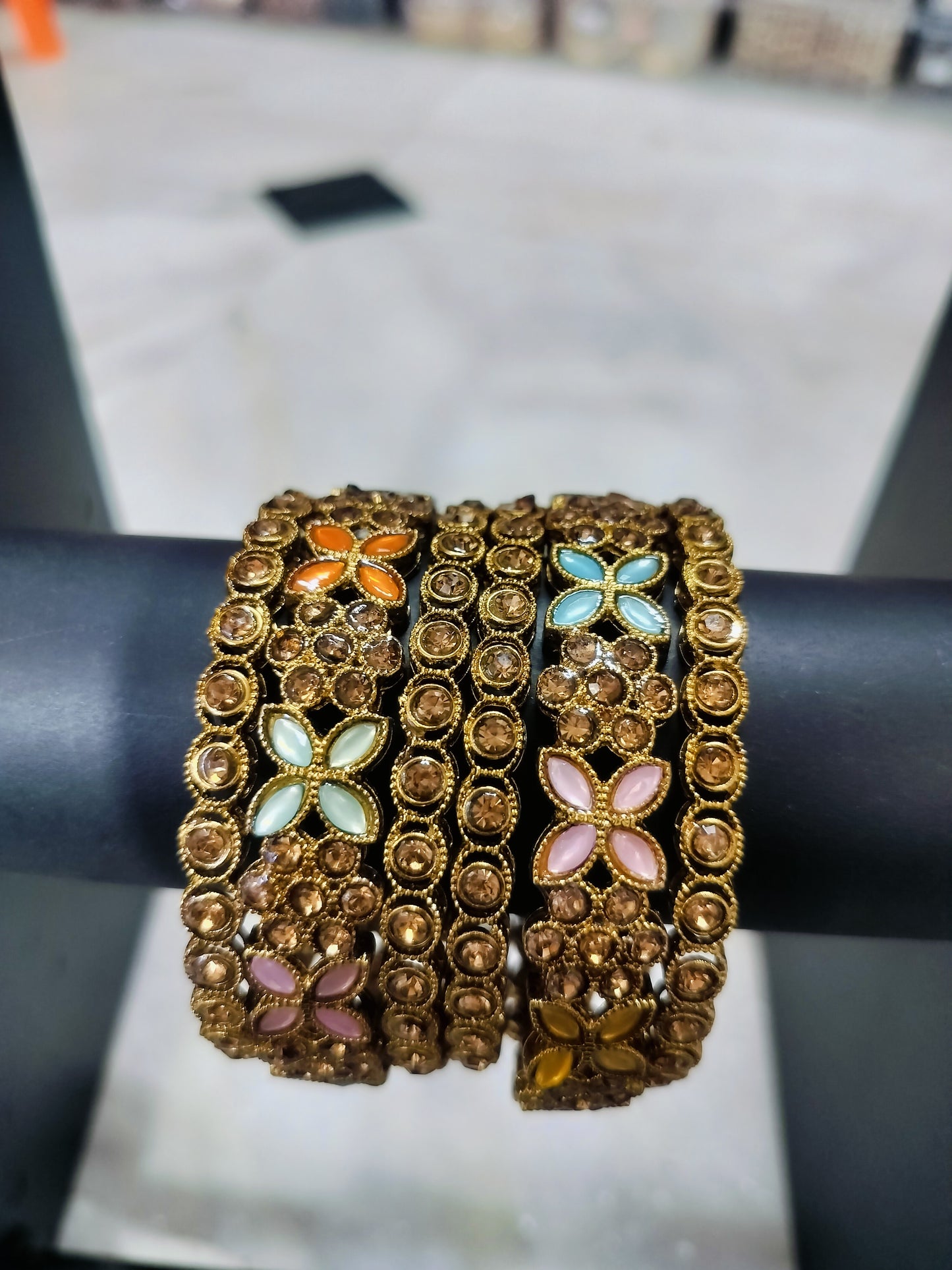 ANTIQUR LOOK SET BANGLES