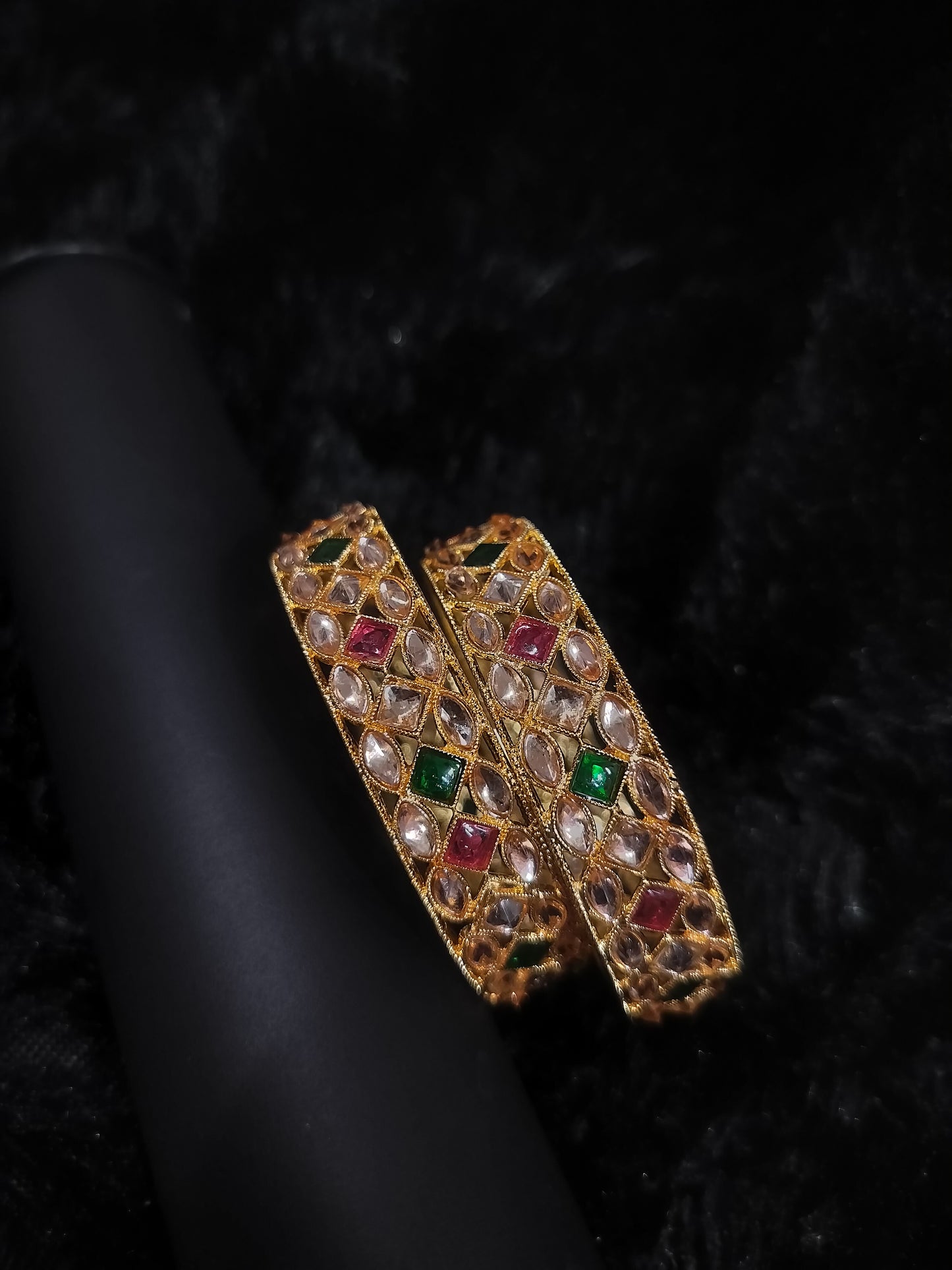 ANTIQUE LOOK STONE KADA BANGLES