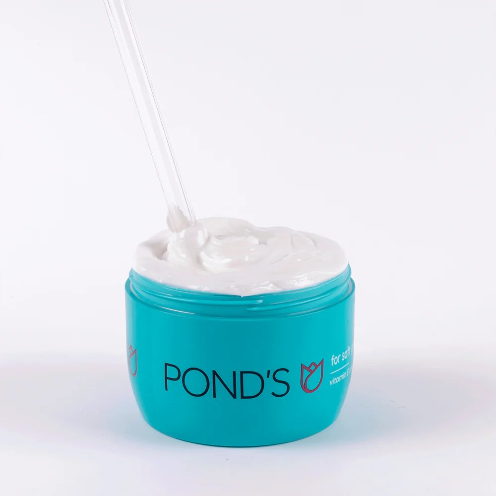 PONDS Fresh Glow Light Moisturiser with Vitamin E +Glycerine